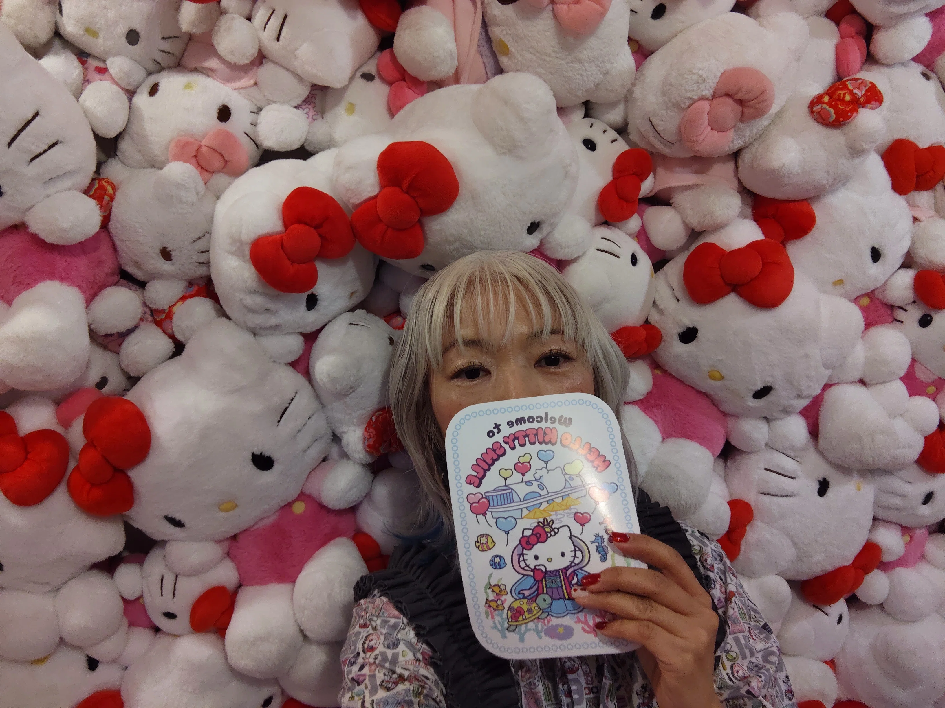 キティちゃんに誕生日お祝いしてもらった｜ちよまま