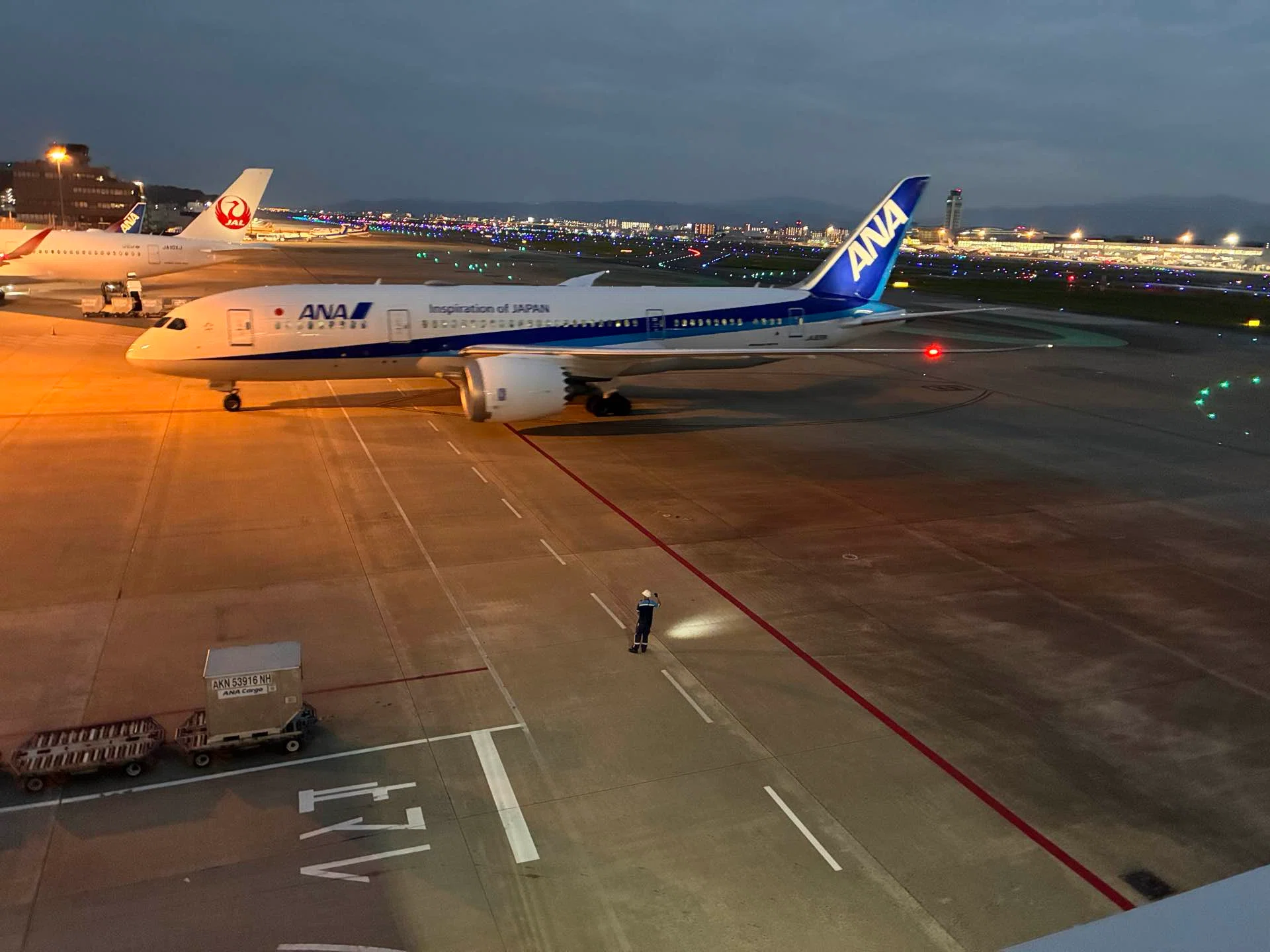 To Fukuoka Airport at night. A way to enjoy it that my child taught me｜たか