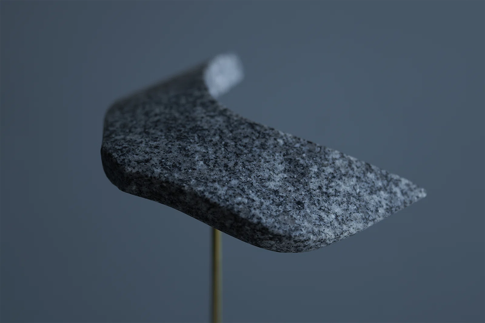 Touching stone and feeling it close to you｜東山桐子