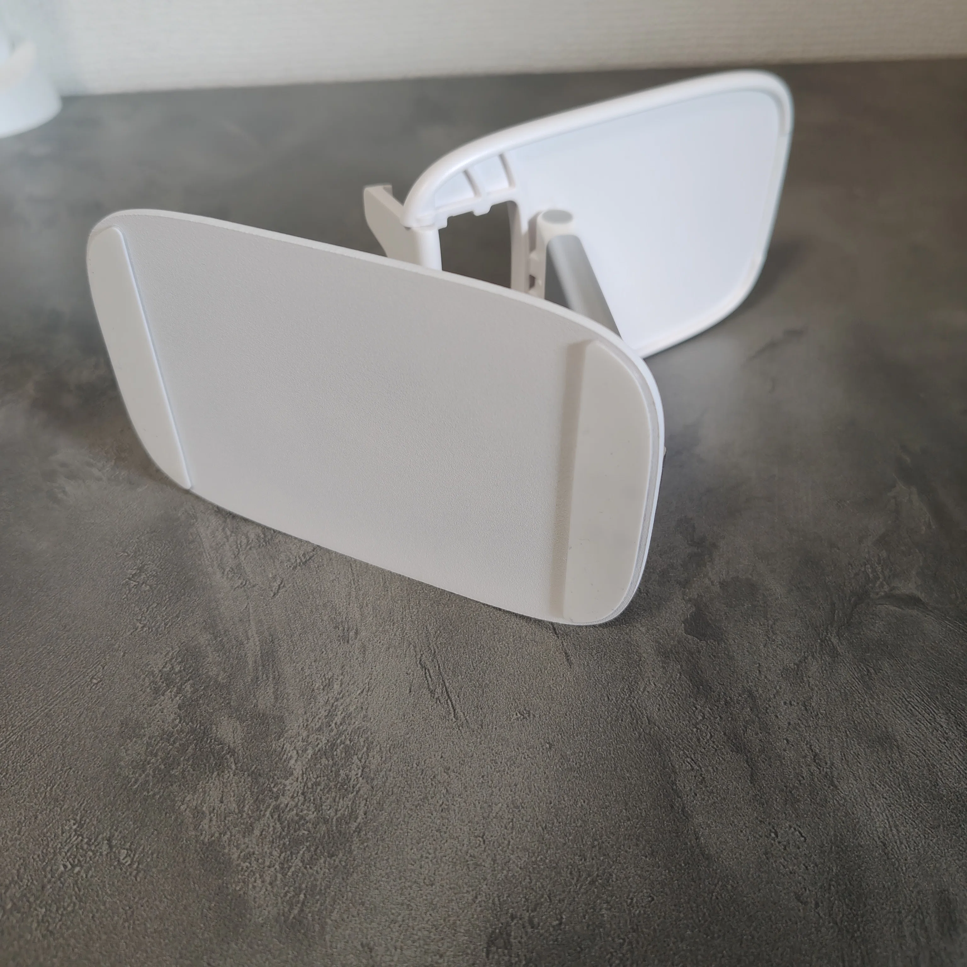 I failed with a cheap phone stand, but I'm very satisfied after ...