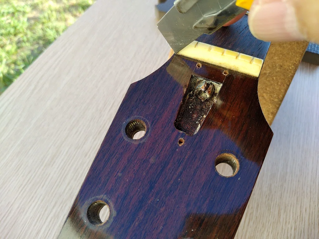 How to Replace a Guitar Nut for Beginners and Points to Note｜hideoptics