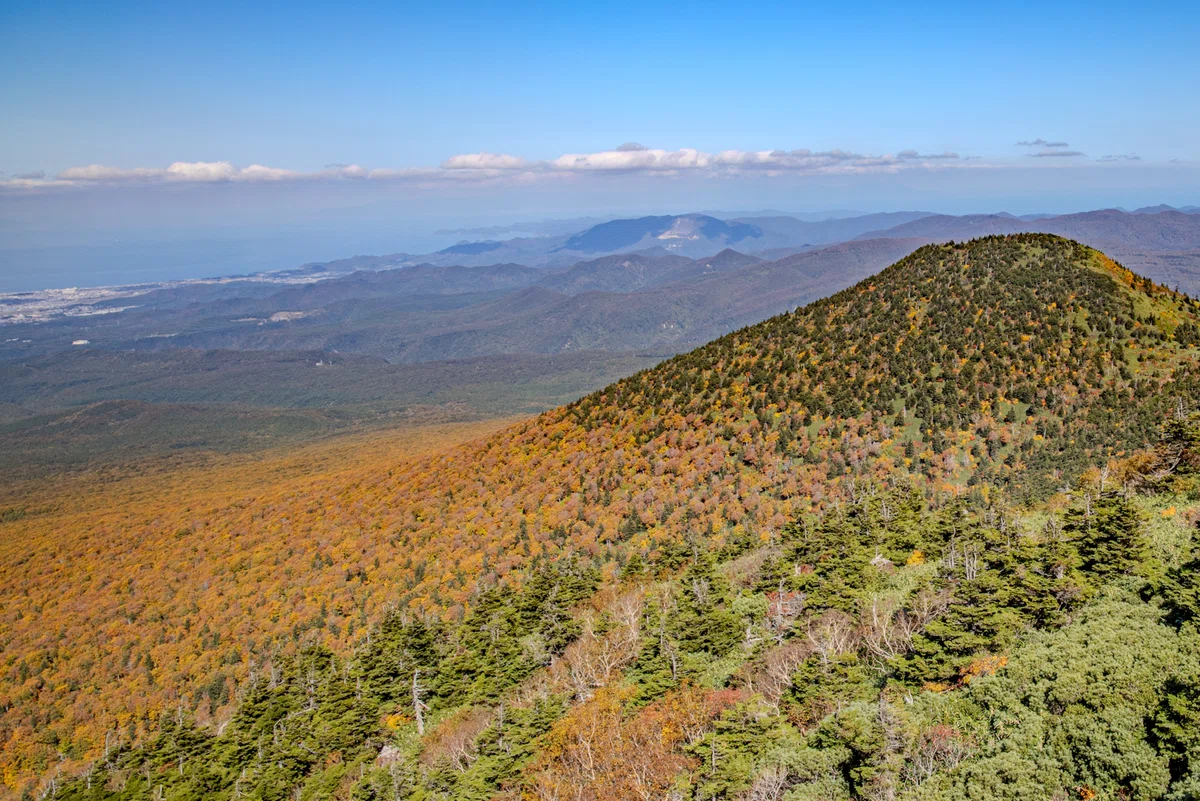 [Hakkoda] Peak autumn colors in clear weather! A ropeway loop course ...