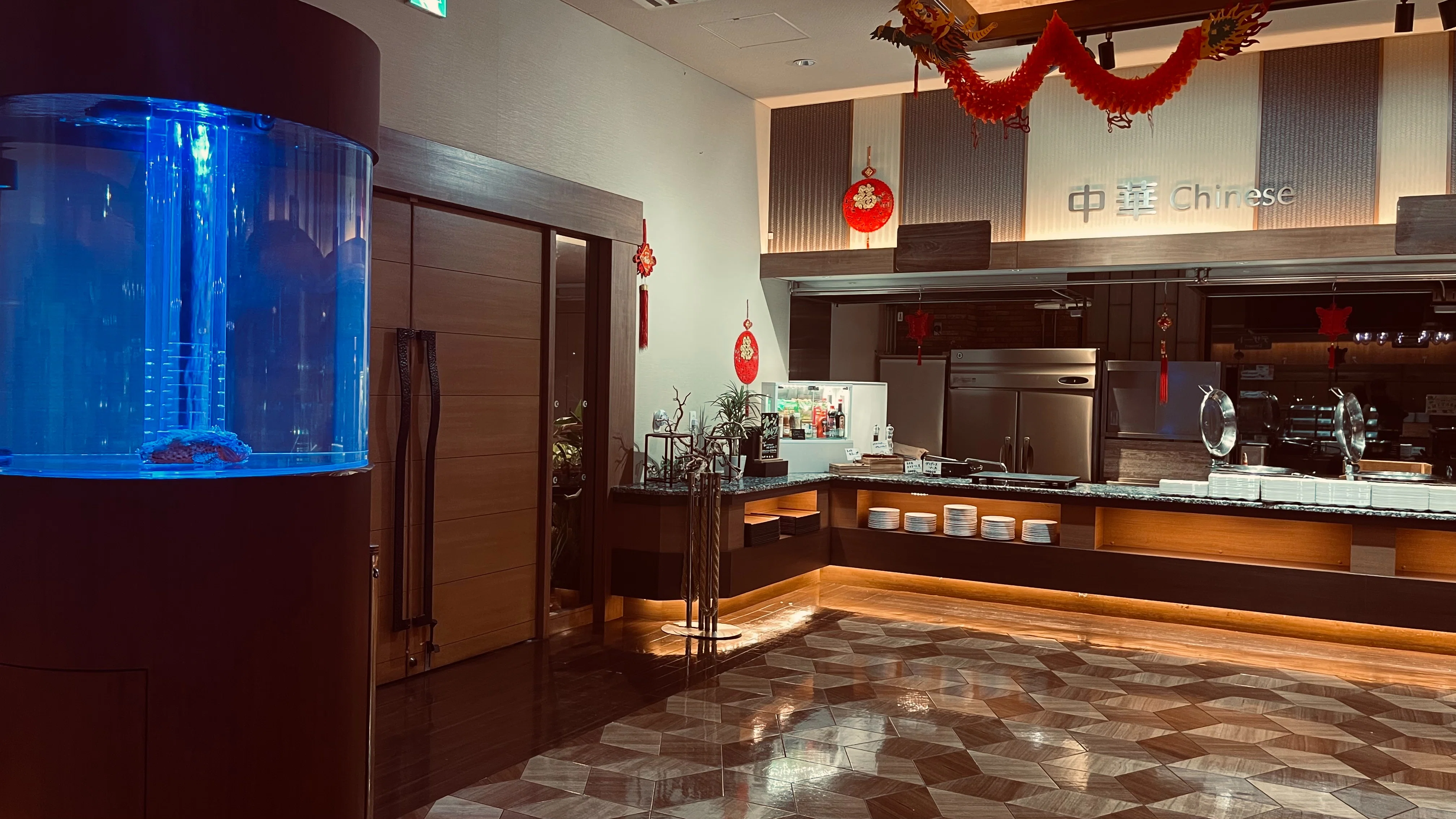 Hotel Mikazuki Fujimitei's Special Live Fish Tank! Enjoy a Lively ...