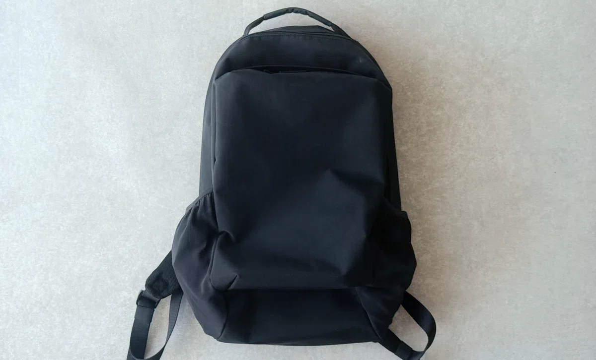 Work Pro Tools Backpack What's in the bag of a freelancer who works at a cafe 4 days a week. I ...