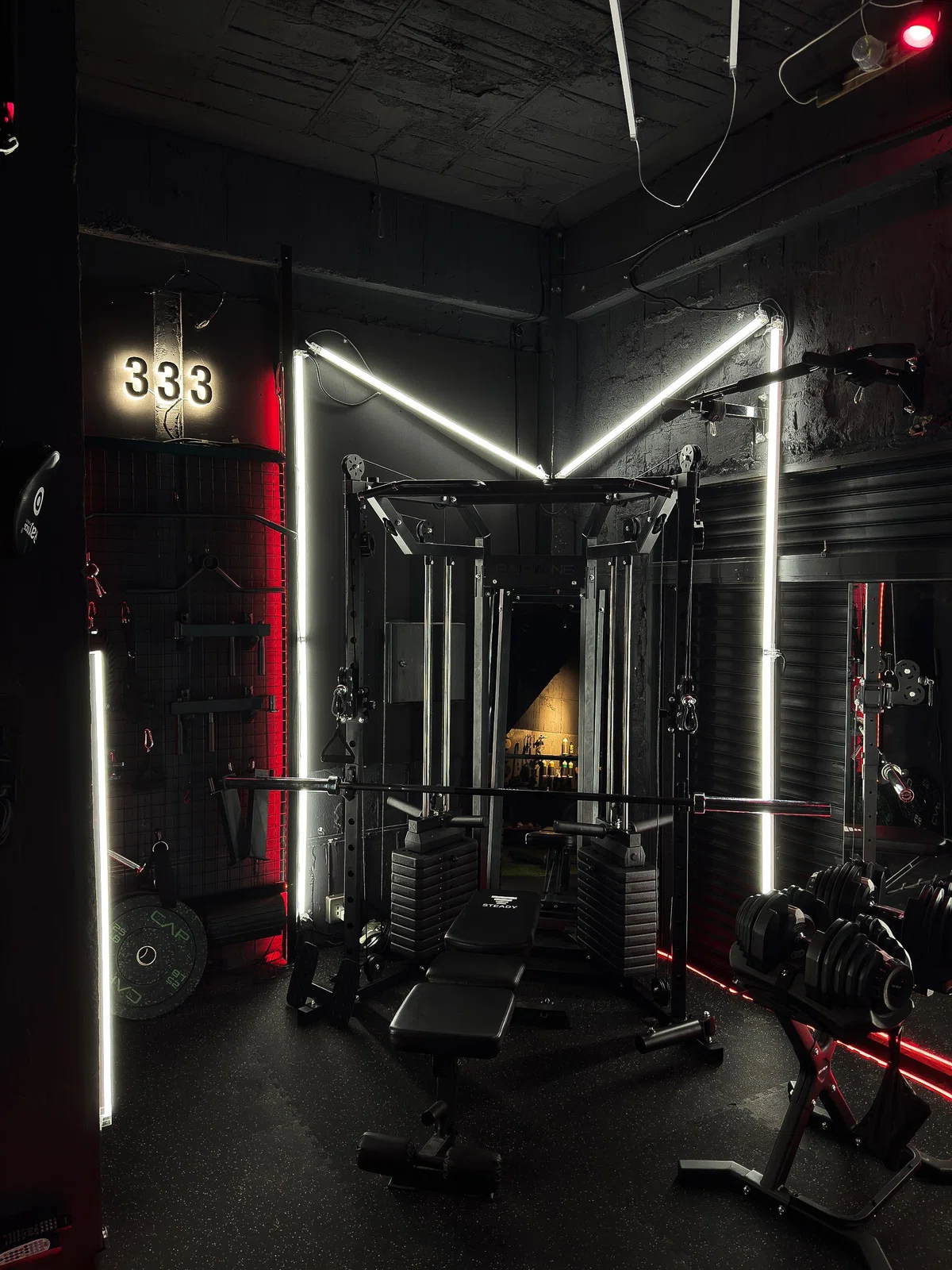 [DIY] I Built a Visually-Focused Home Gym for a Total of 300,000 Yen ...