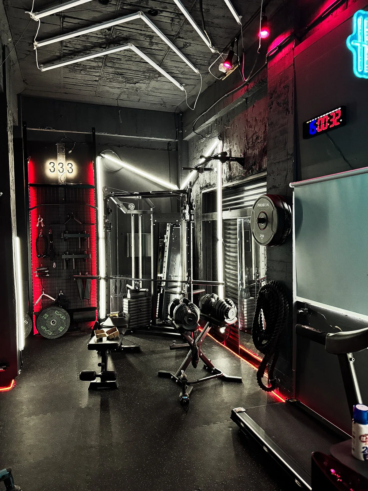[DIY] I Built a Visually-Focused Home Gym for a Total of 300,000 Yen ...