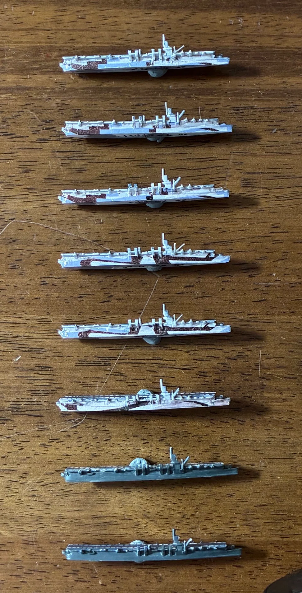 Airplane Sticker Single Applying decals and painting 1/3000 scale aircraft carriers.|かば山製作所