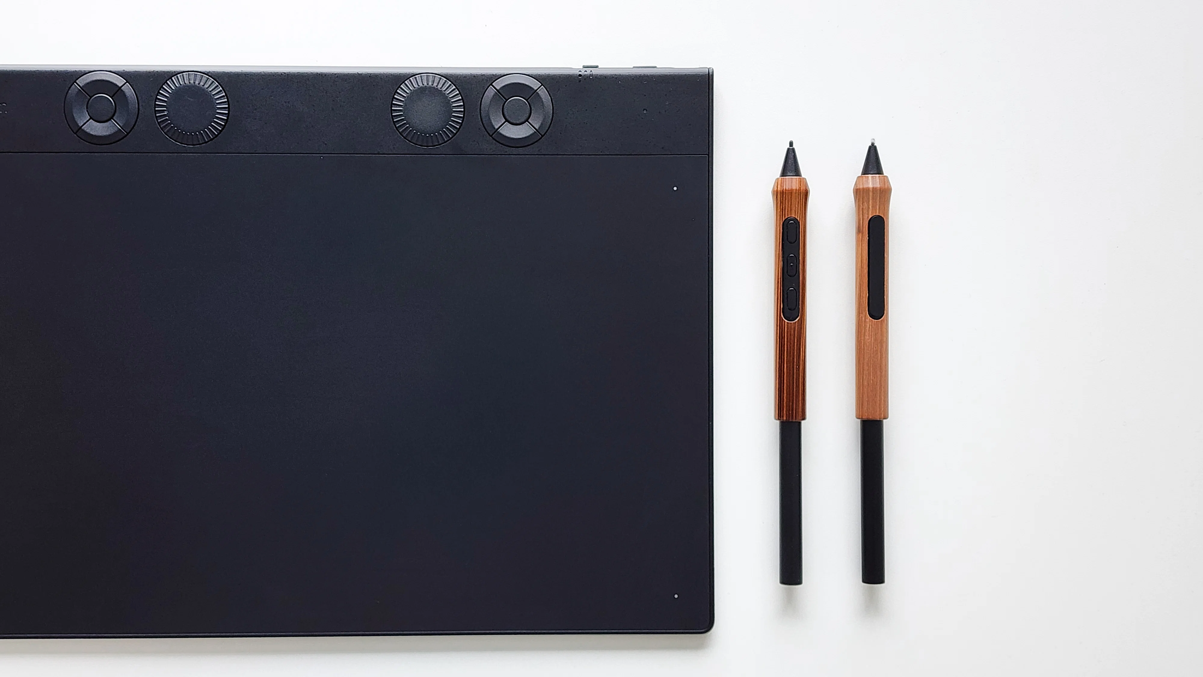 Wacom Pro Pen 3木製グリップ：使い込んで味わいを増す「経年変化」の