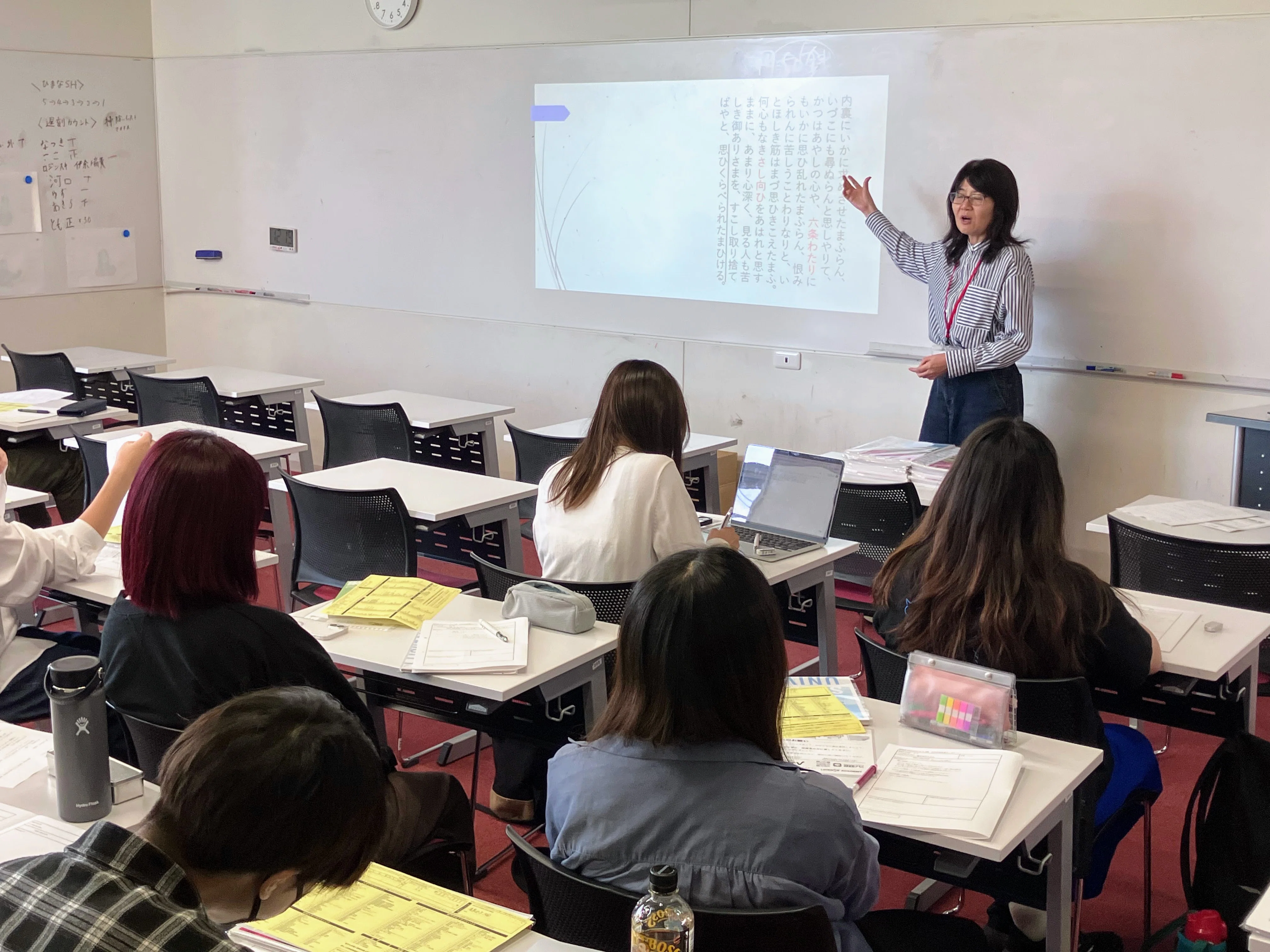 We held university outreach classes and career talks｜ドルトン東京学園中等部・高等部