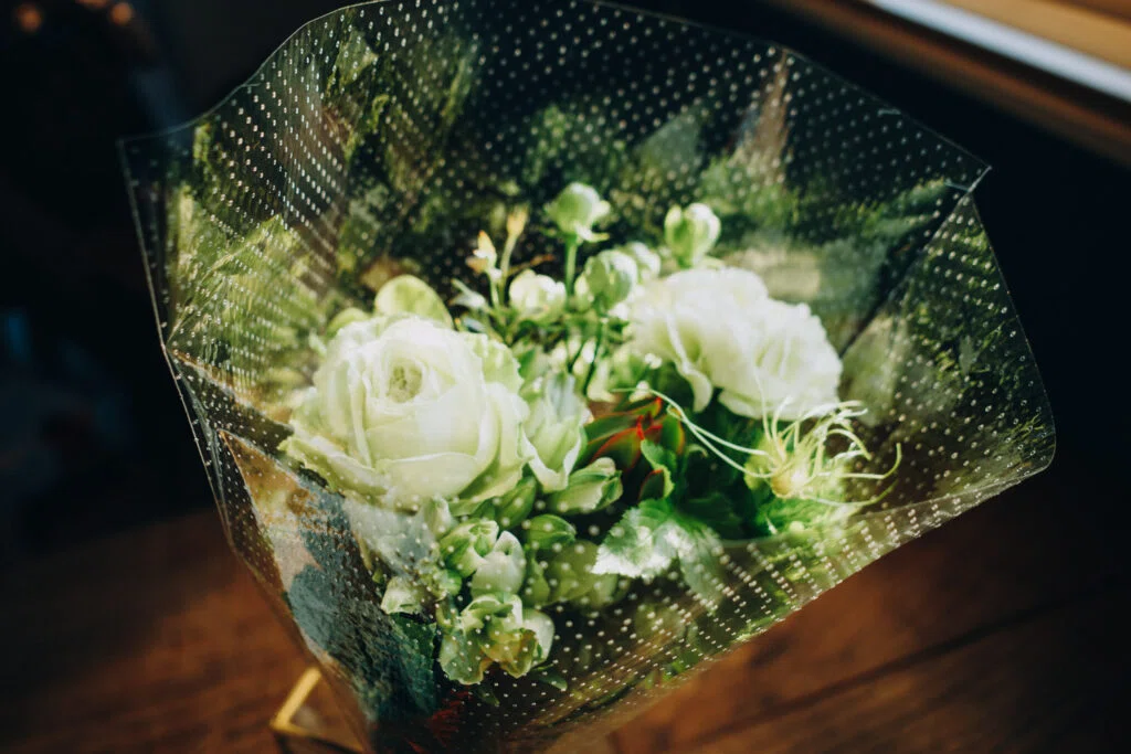 I tried choosing a lime green bouquet on the FLOWER app｜HAREO