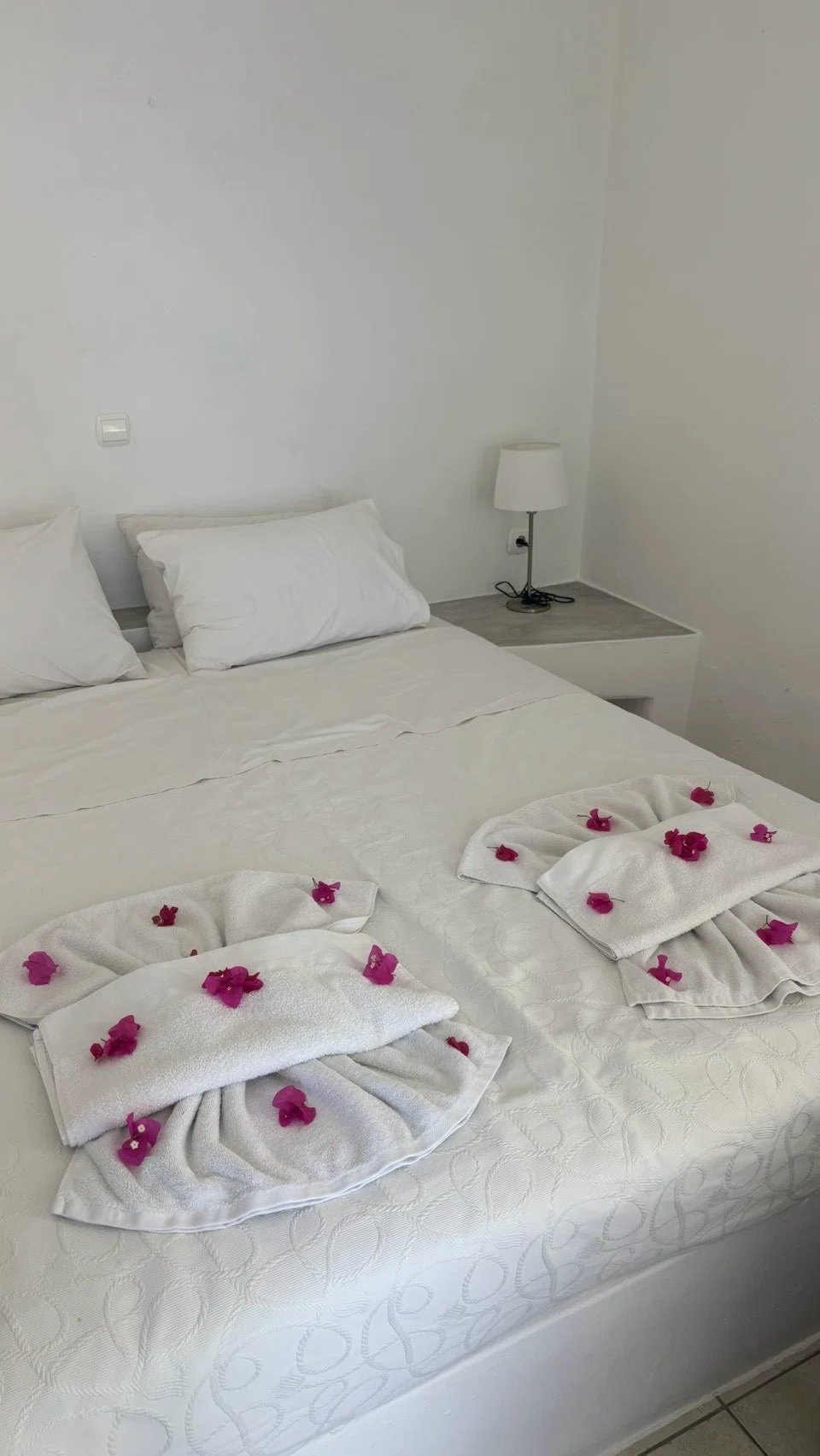 [Travel | 02] A Dreamy Time on a Coveted Island. | Santorini Edition ...