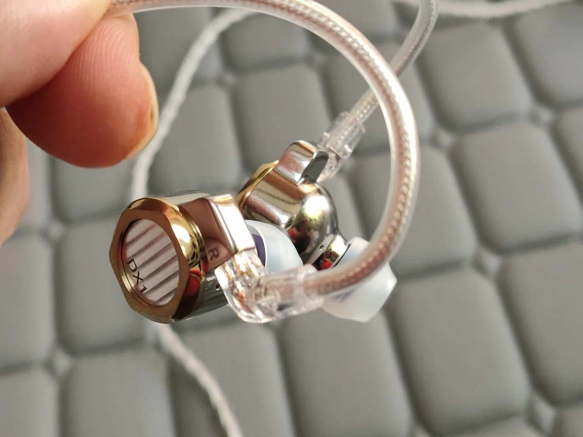 LETSHUOER DX1 レビュー：魅せる総ステンレス製全金属1DDの静寂と凄み