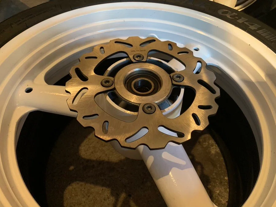 Improving the front brakes on my RGV250γ (VJ23A: 1996-)｜けんたろう