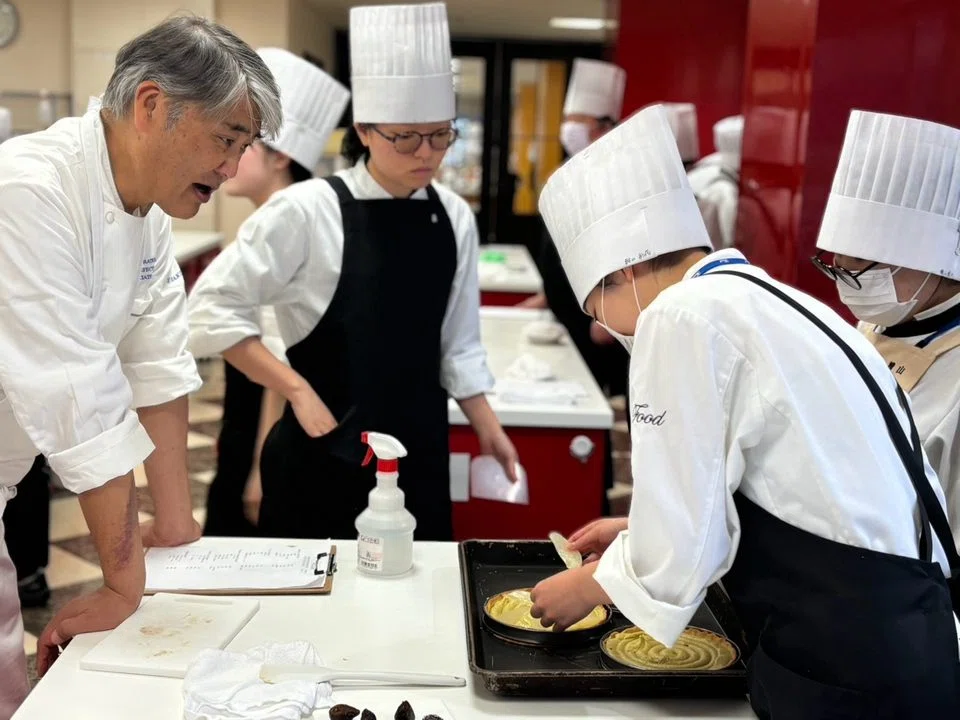 [Patisserie Department] Chef Sakurai Visits! A Special Class to Learn ...