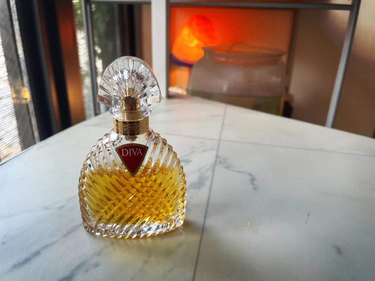 マイフレグランスチェック✓No.242 Emanuel Ungaro ／Diva 』｜石慎