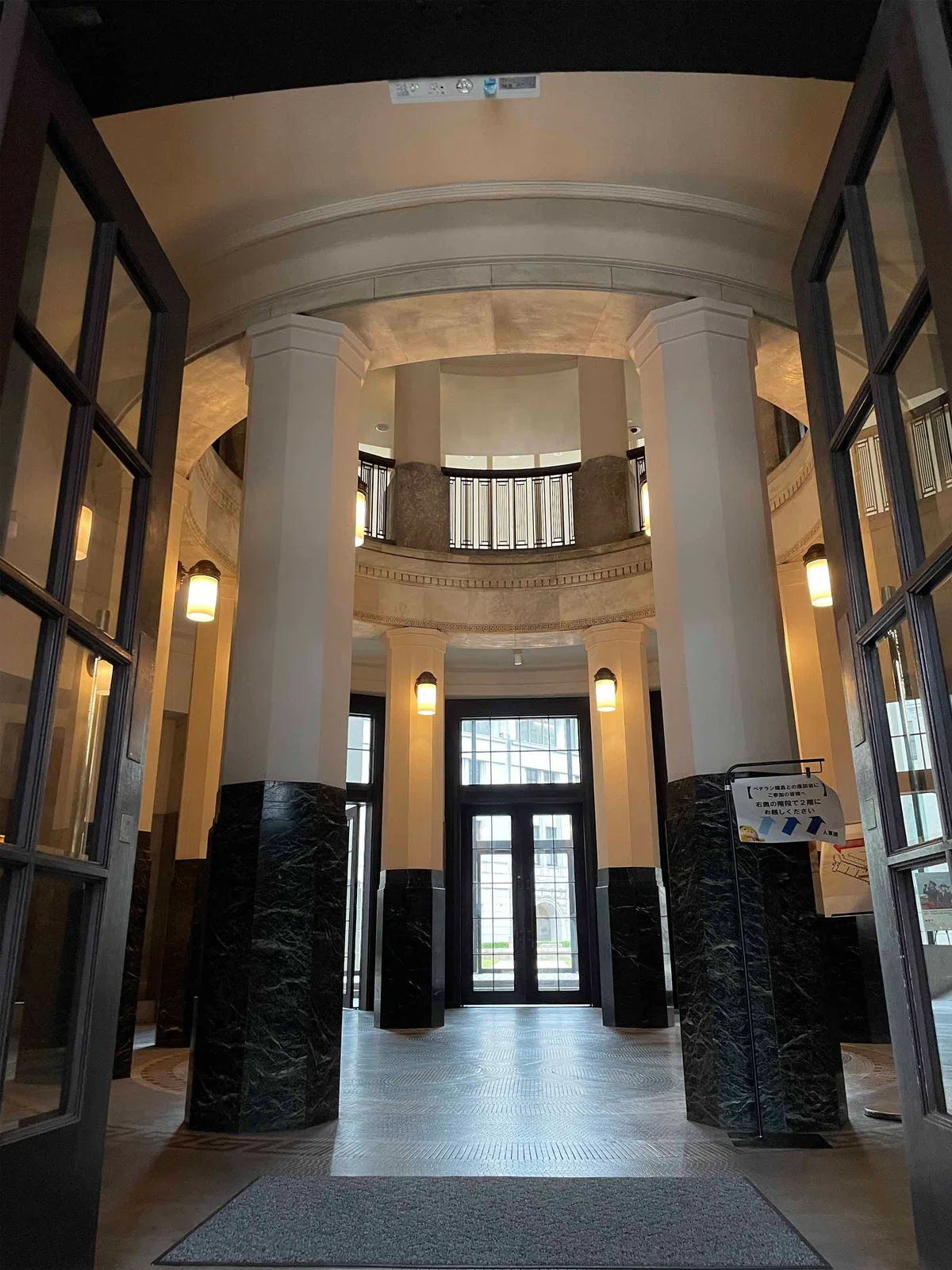 [Architectural Detective] Highlights of the Kobe Customs House, said to ...
