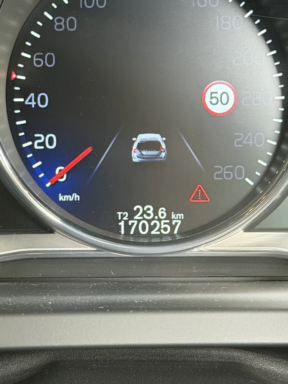 [Ishikawa Prefecture] Eliminating soot (carbon) from a Volvo V60 ...