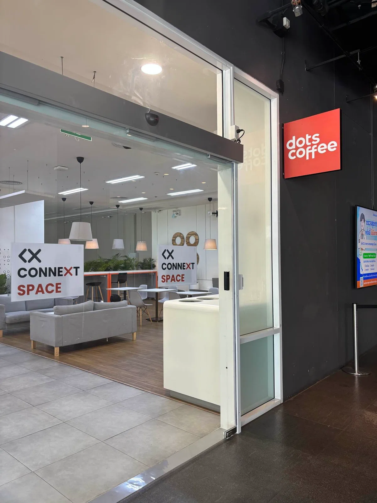 [dots coffee] A flat and comfortable space I felt at an inclusive cafe ...