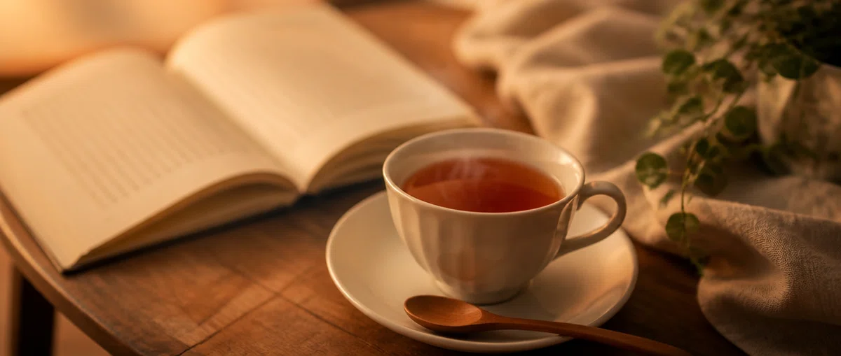 A companion for autumn reading. Caffeine-free night time with honey ...