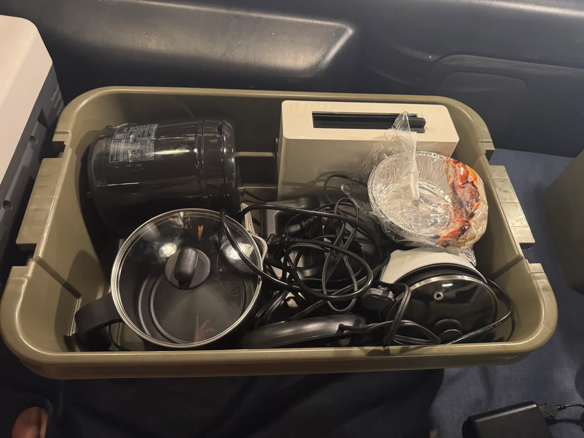 [Hiace Car Camping] Fits under the bed kit! My storage technique using ...
