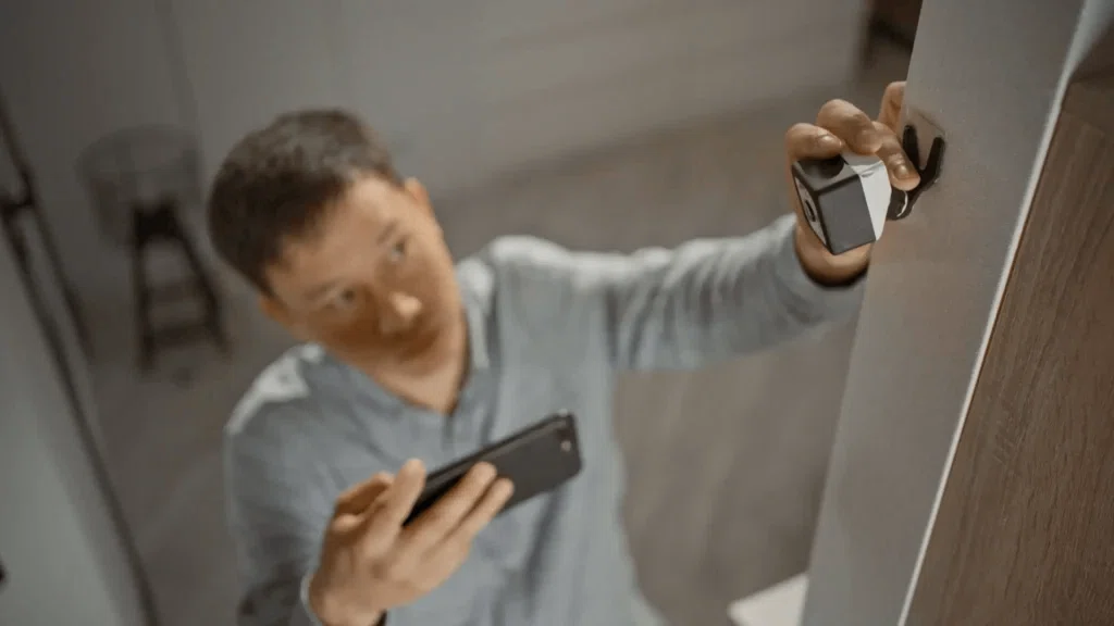 Fake Camera Set Up Can you install security cameras yourself? A simple explanation of the ...