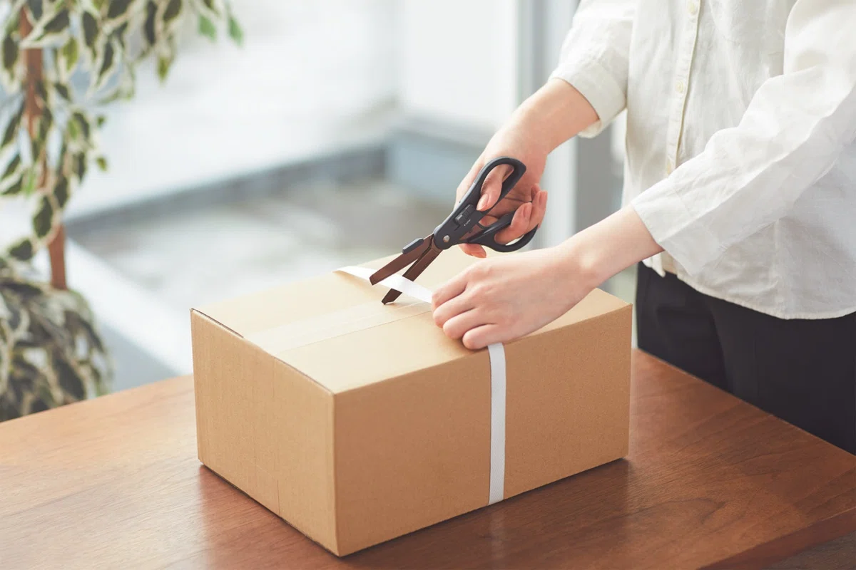 Kokuyo's Hakoake: Open boxes and cut tags with just one tool｜amazon大好きさん
