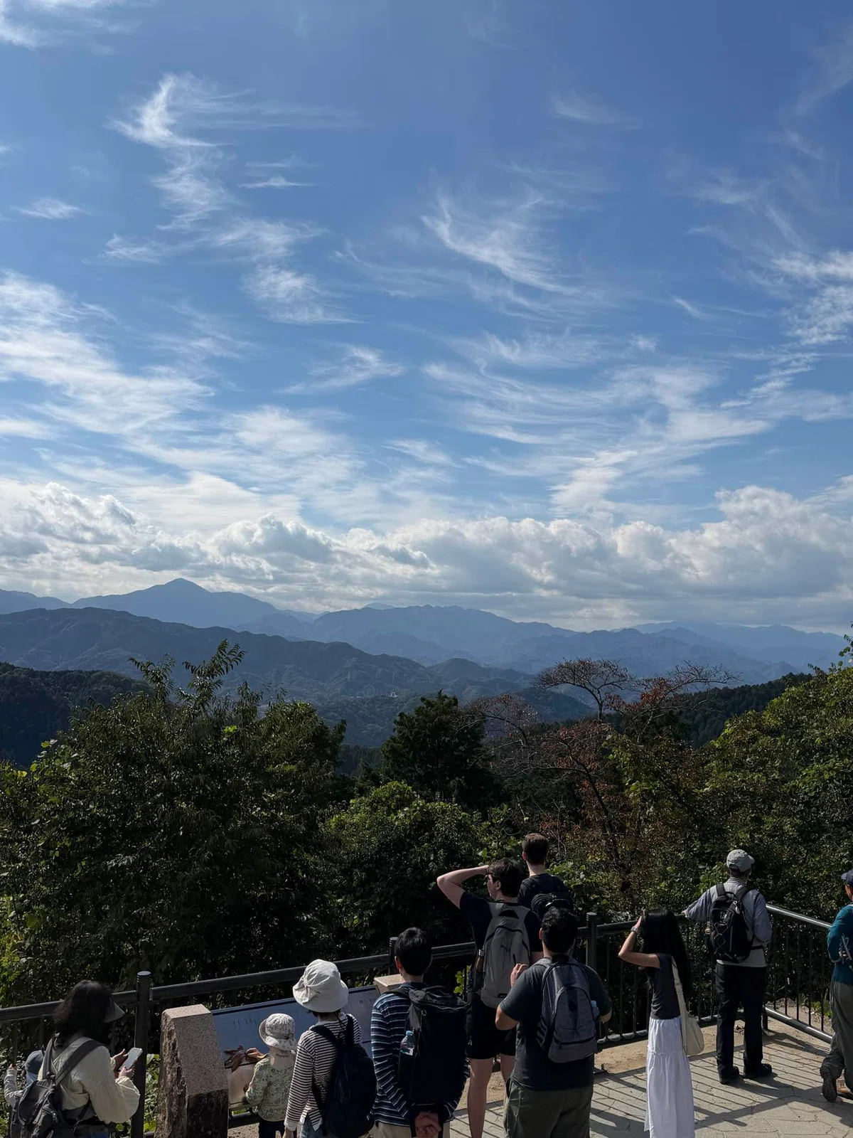 Climbing Mount Takao Clears the Mind and Improves Fortune｜Hidezion｜AI× ...
