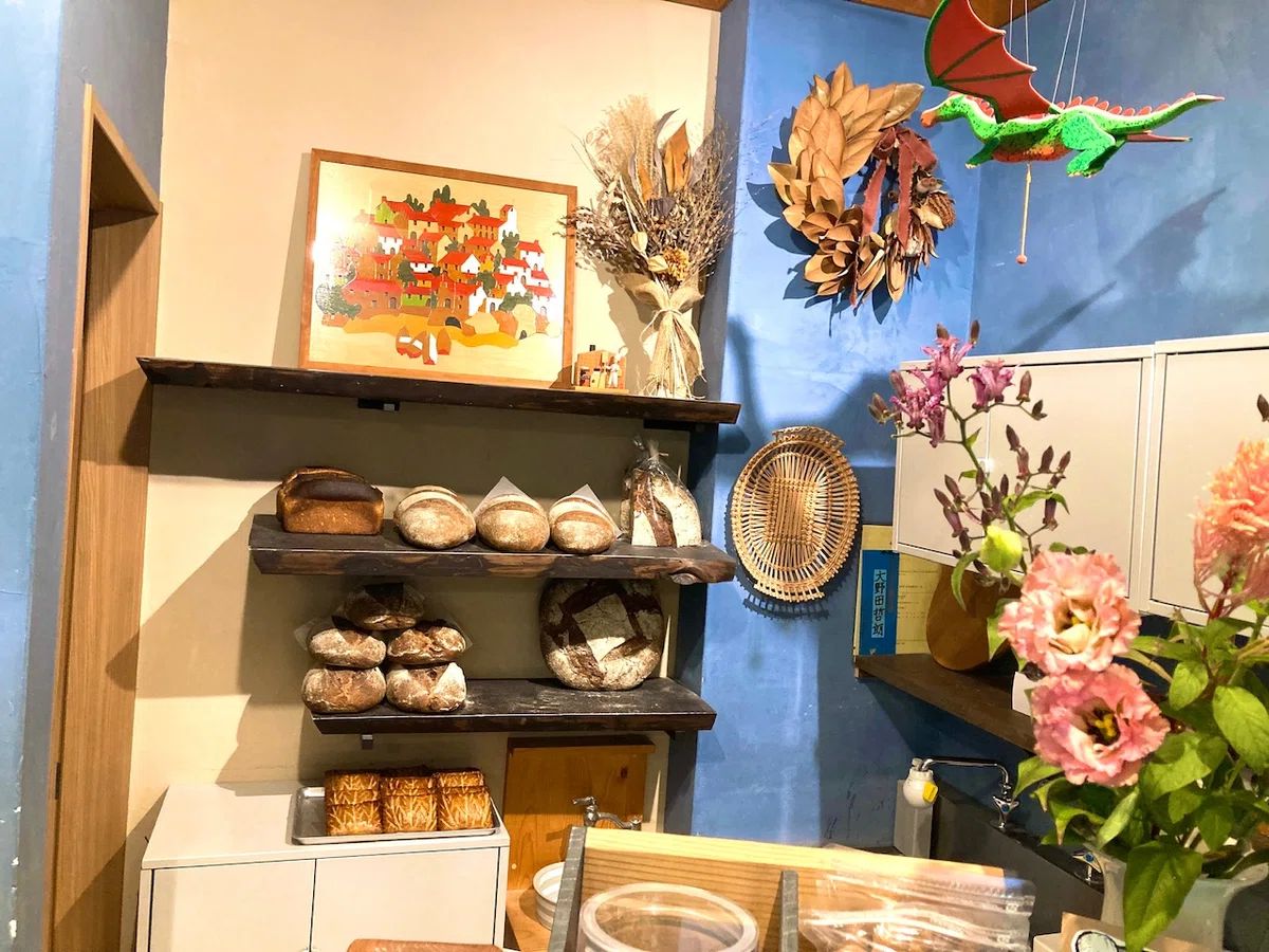 Very Large Scale Gappidou Bakery (Azumino City, Nagano Prefecture): An authentic, large ...