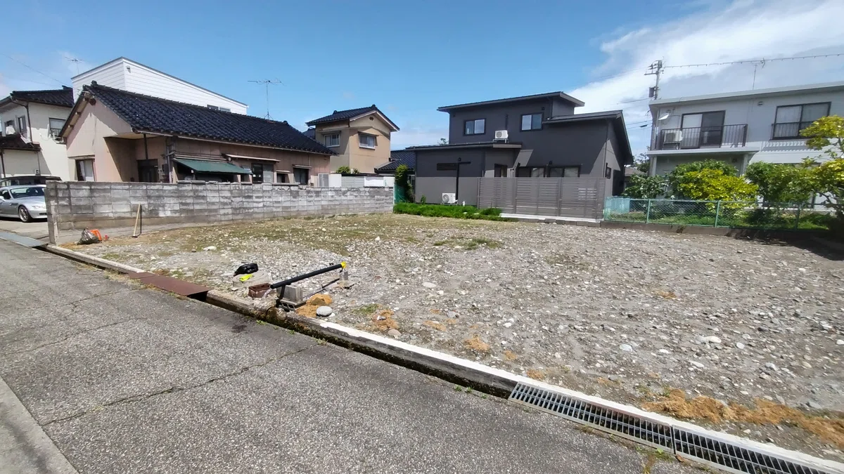 Detached Financial Building I tried my hand at 'land acquisition → new detached house rental' in ...