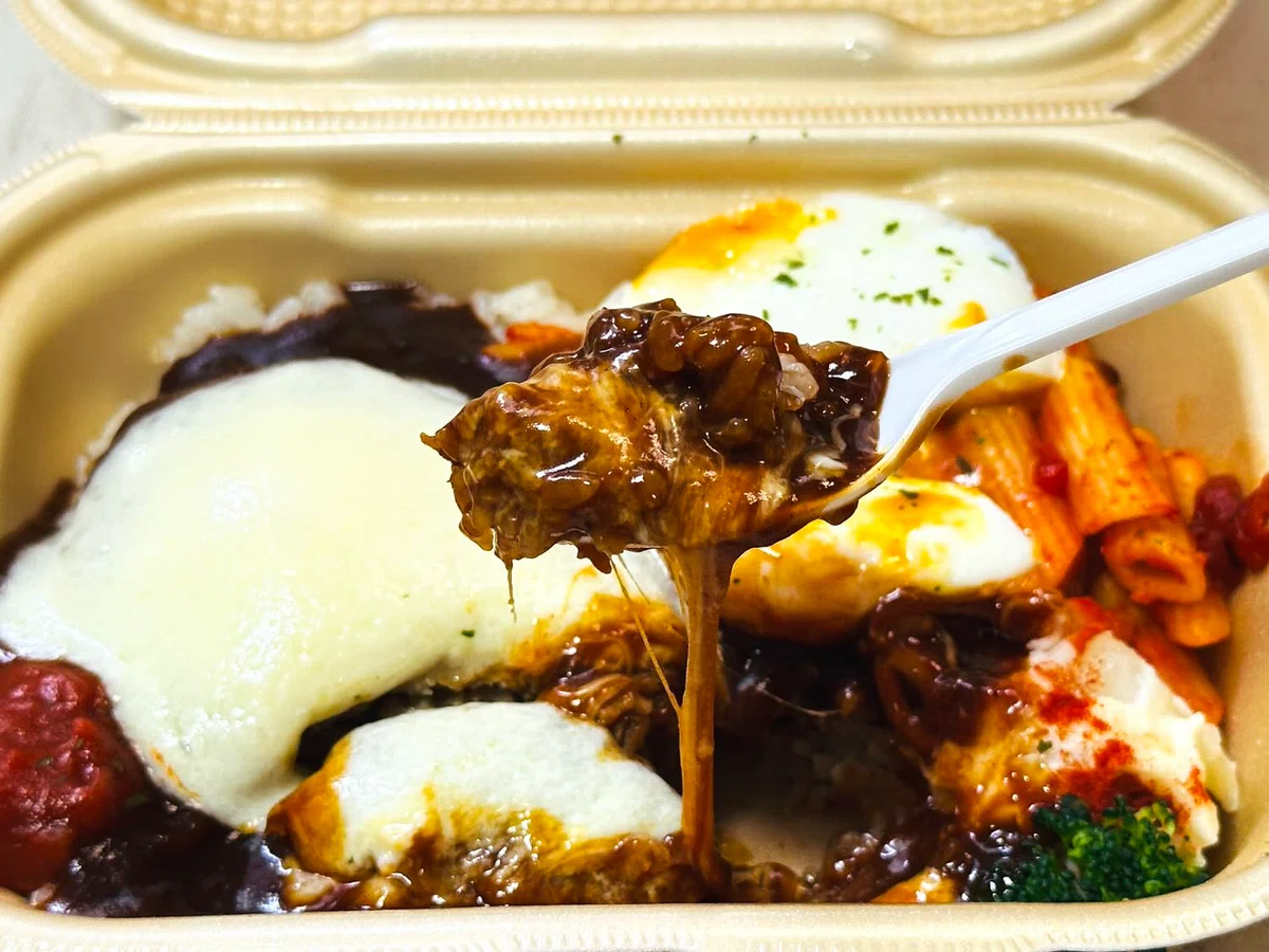 Loco Potato I ate 7-Eleven's 'CAFE BOX Demi-Tomato Loco Moco', the flavor changes ...