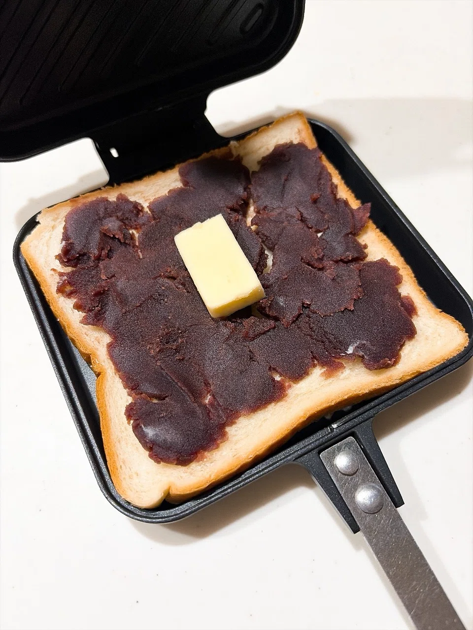 Ruby Sandwitch A man in his 40s bakes red bean and butter hot sandwiches on a weekend ...