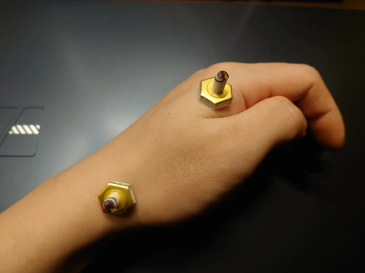 [Health] I'm doing moxibustion because of a cold-like sore throat｜悠介