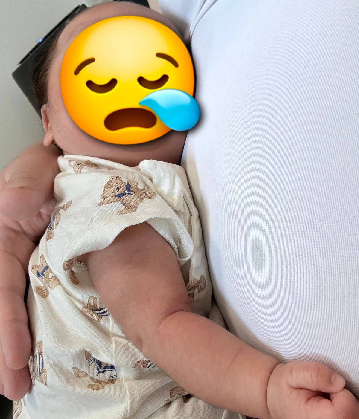 [Dad's Idle Talk] One month old, my clingy son, and our bead cushion ...