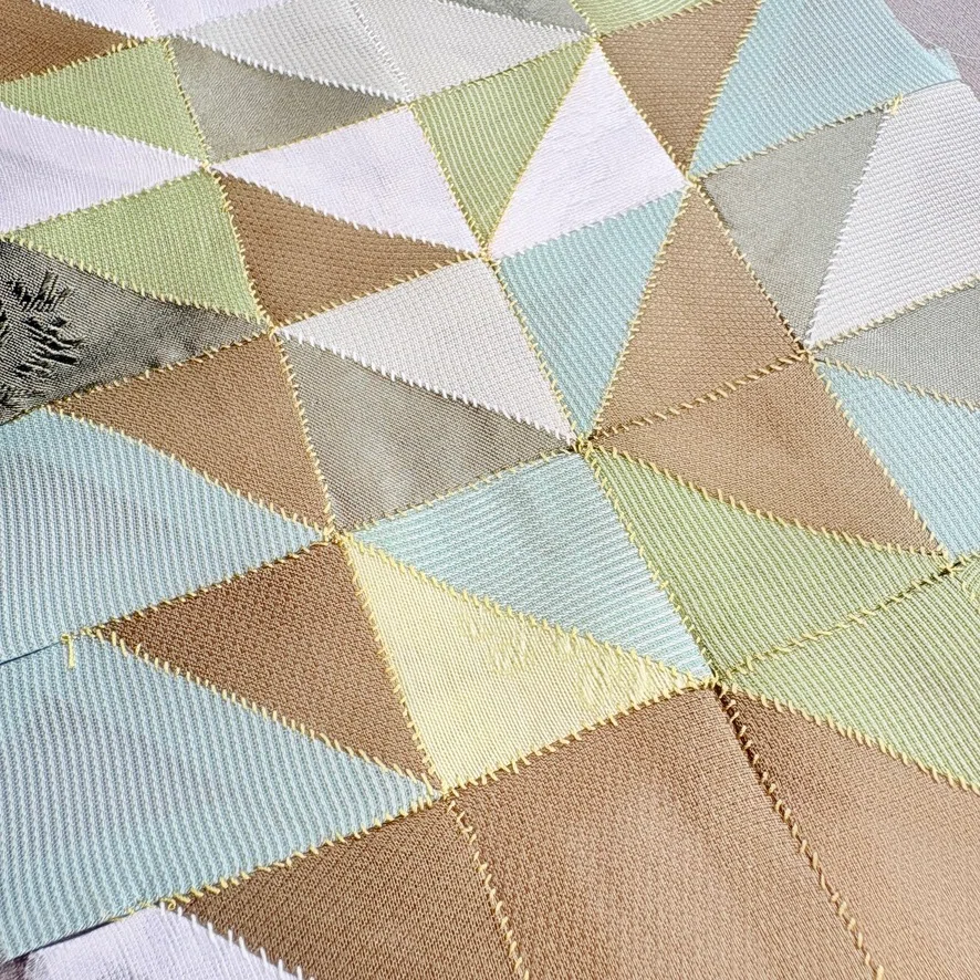 [Pojagi Production Diary] Two small green triangle-patchwork pojagi ...
