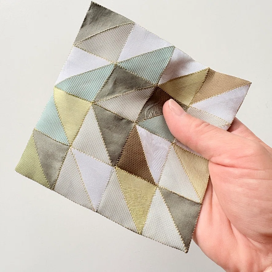 [Pojagi Production Diary] Two small green triangle-patchwork pojagi ...