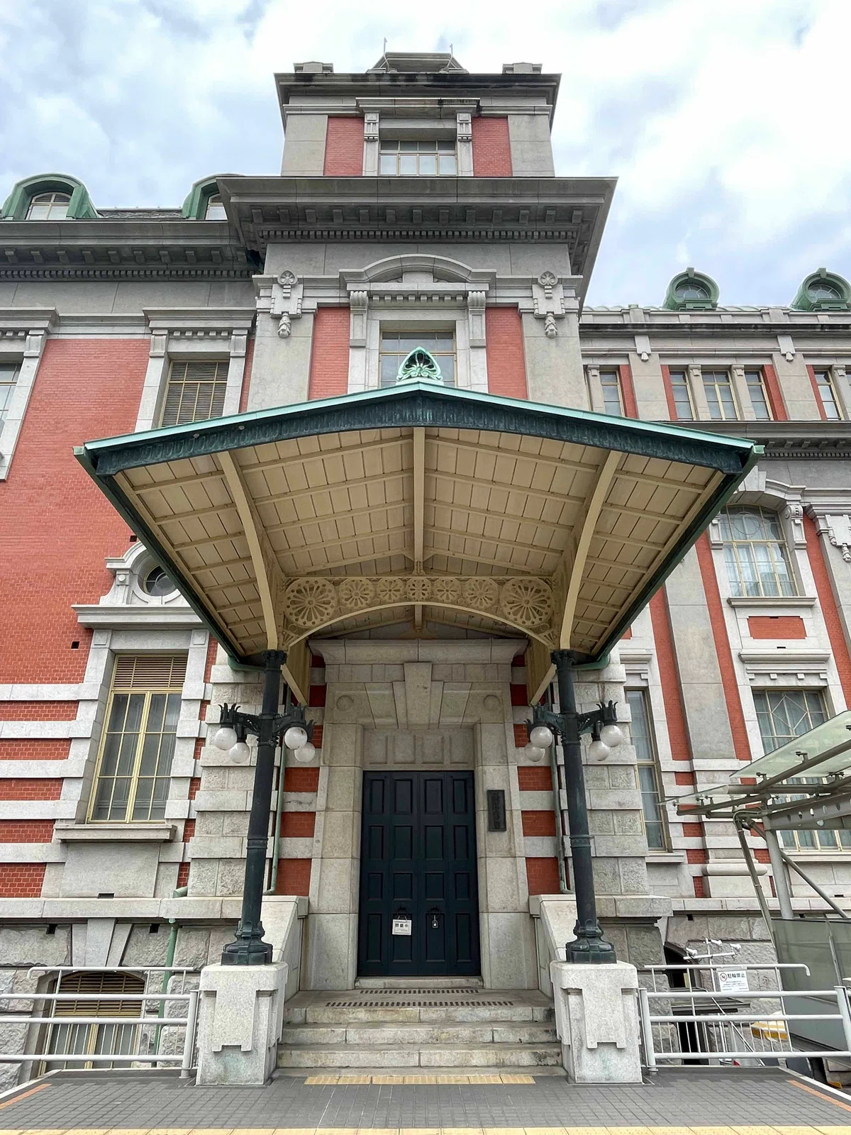 [Architectural Detective] The Enchanting Osaka City Central Public Hall ...