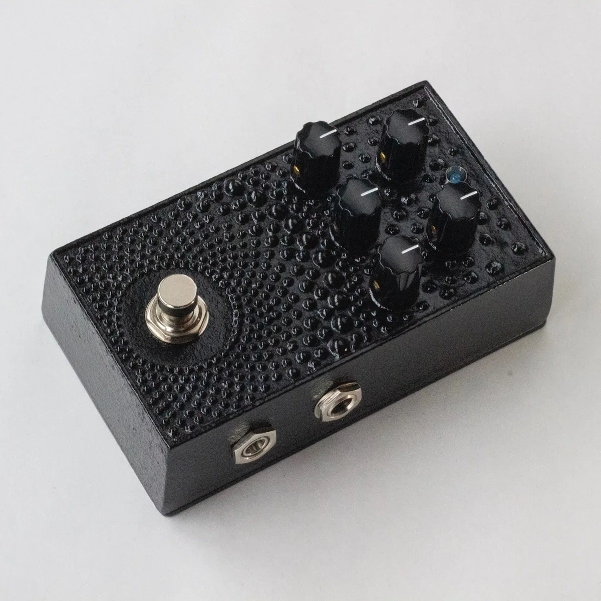 南部鉄器バッファー黒匣-KUROHAKO-で、楽器の音色をもっと豊かに｜kgr