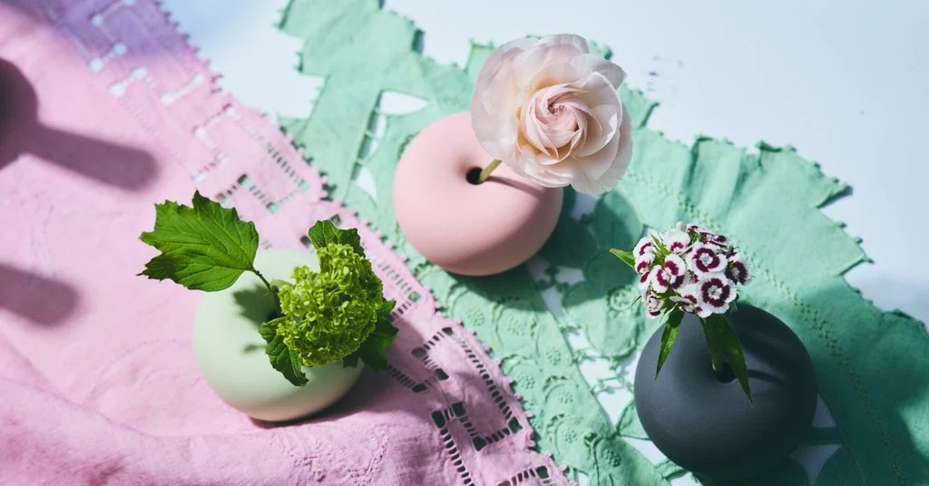 HIUCHI（ヒウチ）｜絵画芸術と陶芸が融合する、有機的なフォルムと色彩