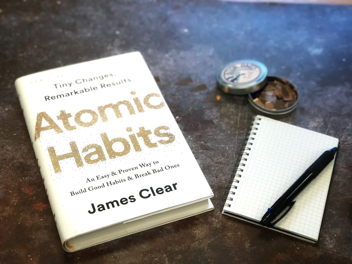 洋書で学ぶ習慣づくり「なりたい自分から考える」“Atomic Habits