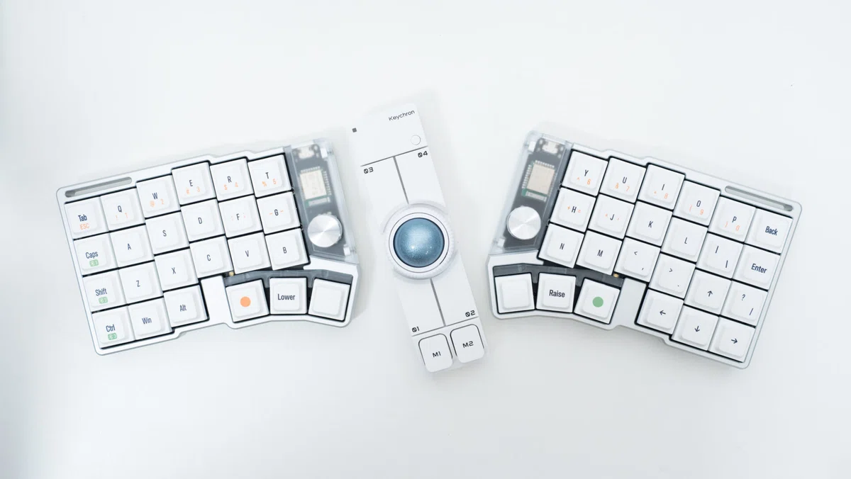 【新品未使用】Cornix LP 無線分割キーボード シルバー 技適あり 7334c497b3ce9447147efeb4440bdf