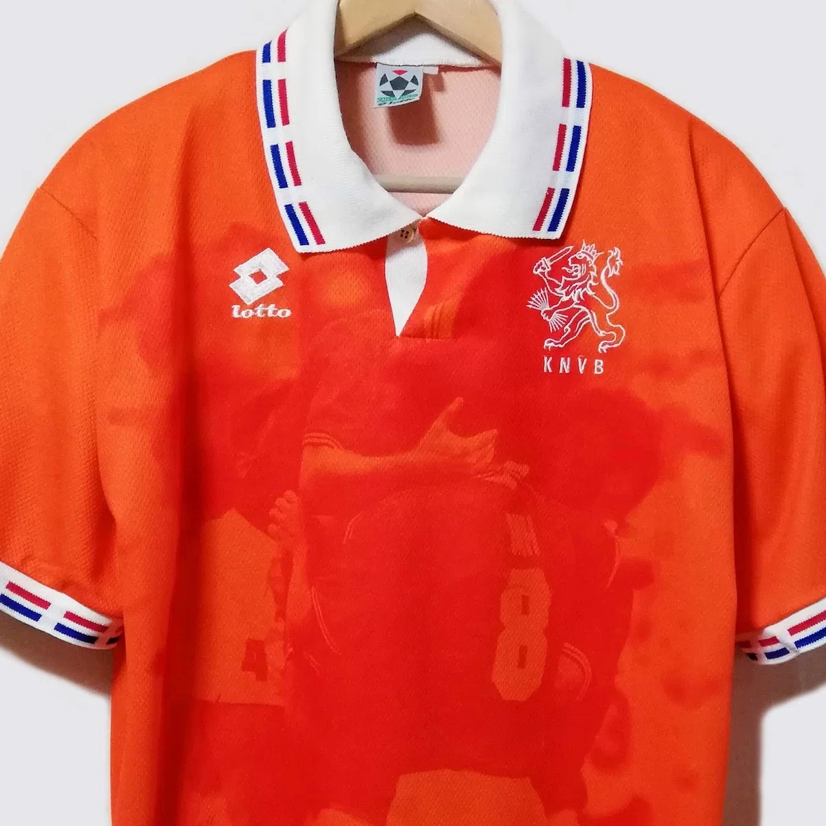 今年で30周年！オランダ代表、選手を写し出す「Euro1996」ユニフォーム