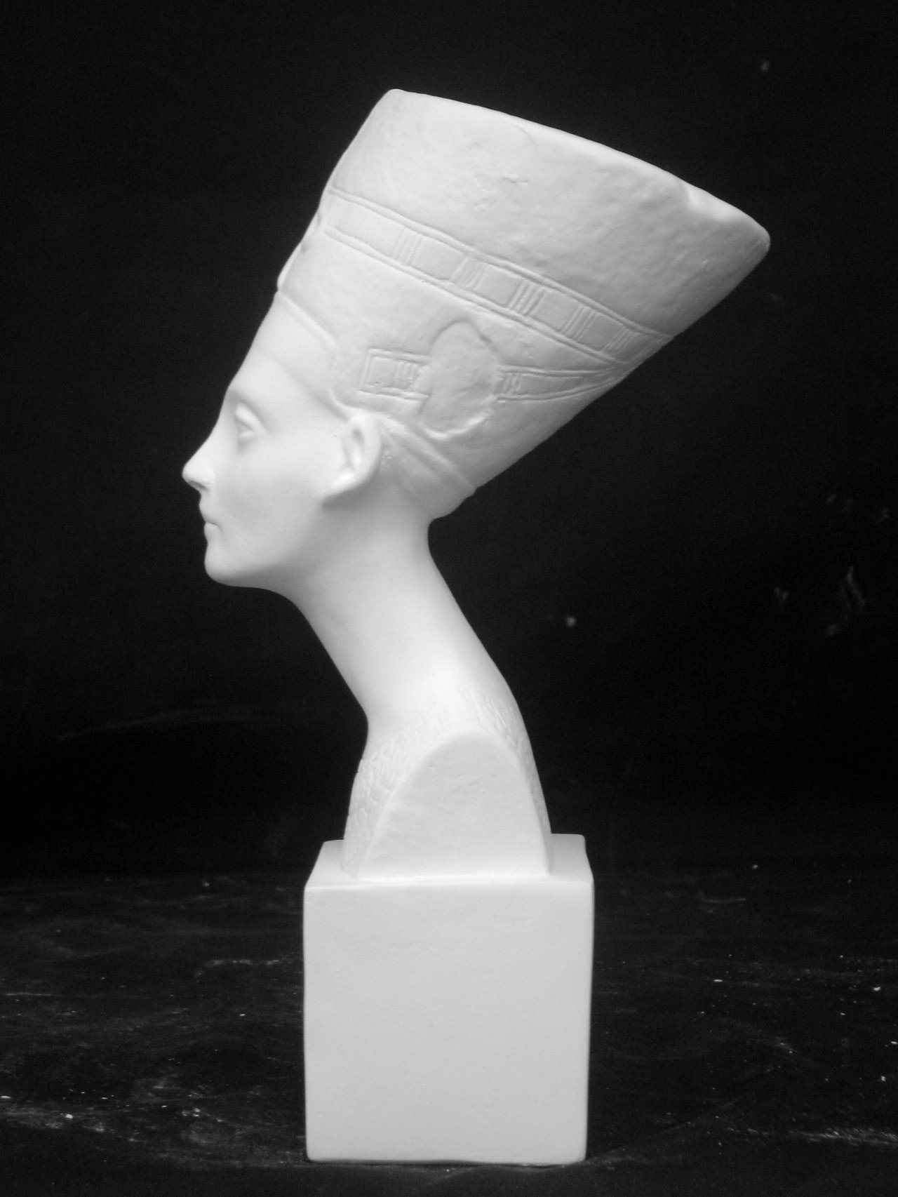 A-368 ネフェルティティ胸像｜石膏像ドットコム（脇本）