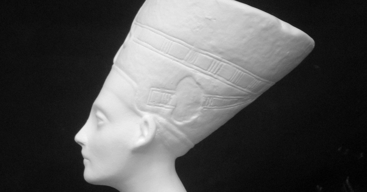 A-368 ネフェルティティ胸像｜石膏像ドットコム（脇本）