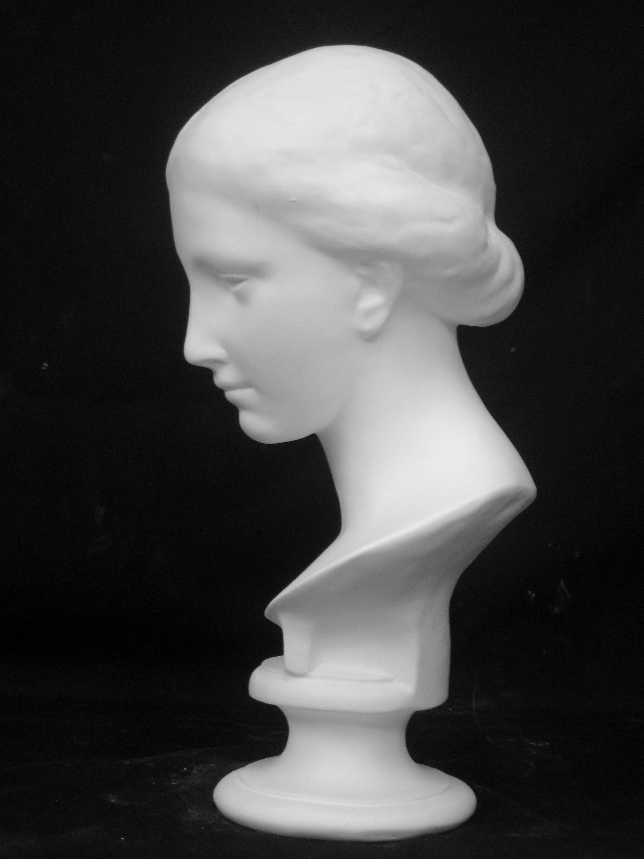 A-342 ラファエル少女胸像｜石膏像ドットコム（脇本）