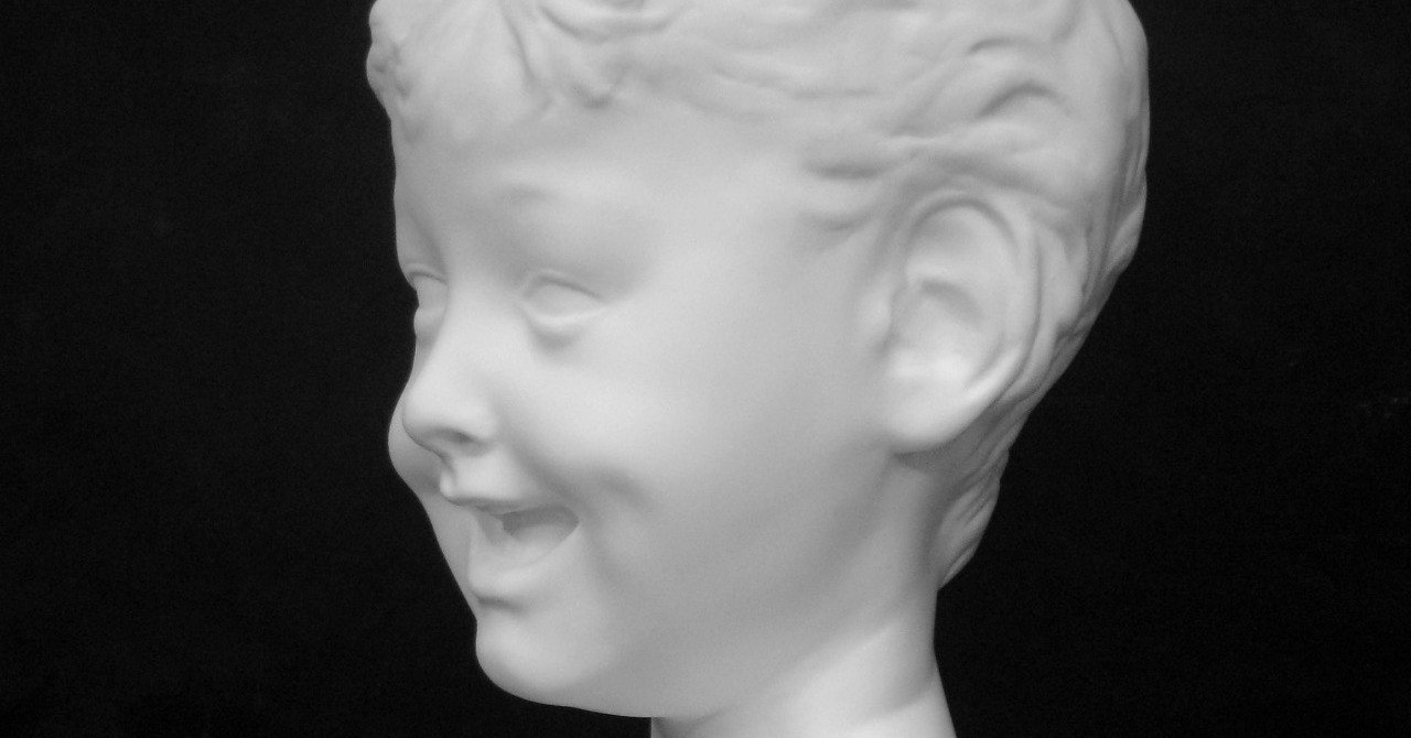 A-331 笑う少年胸像｜石膏像ドットコム（脇本）