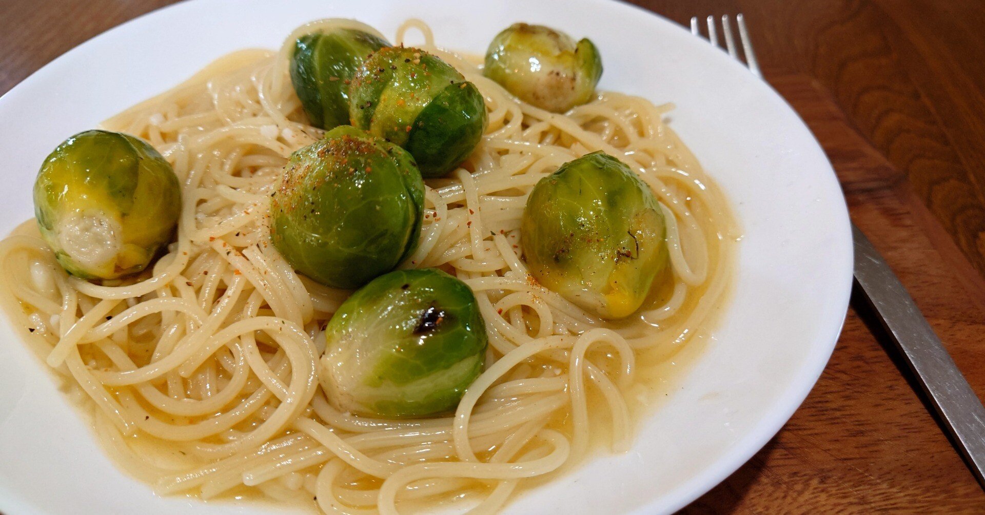 ワンパンパスタ 芽キャベツのペペロンチーノ風ほりにし辛口パスタ｜は