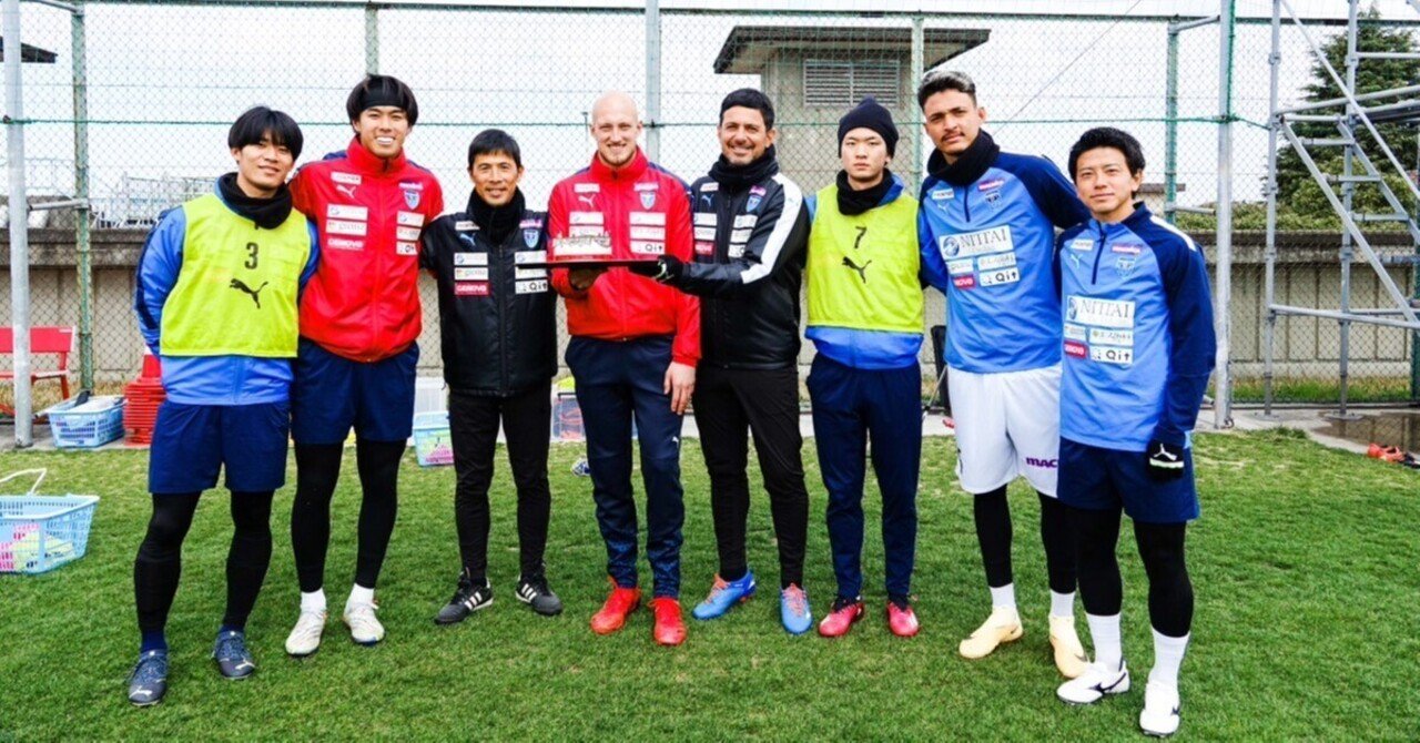 横浜FC トップチーム　トレーニングウォーマー 横浜FC トップチーム トレーニングウォーマー（8⁄24(土)徳島戦