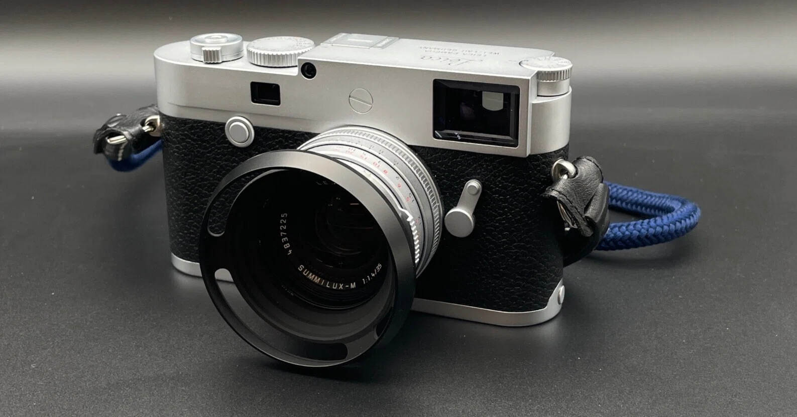 M10-P ボディ + 純正サムレスト 予備バッテリー付属 新品)Leica (ライカ) M10用 サムレスト シルバー（商品ID