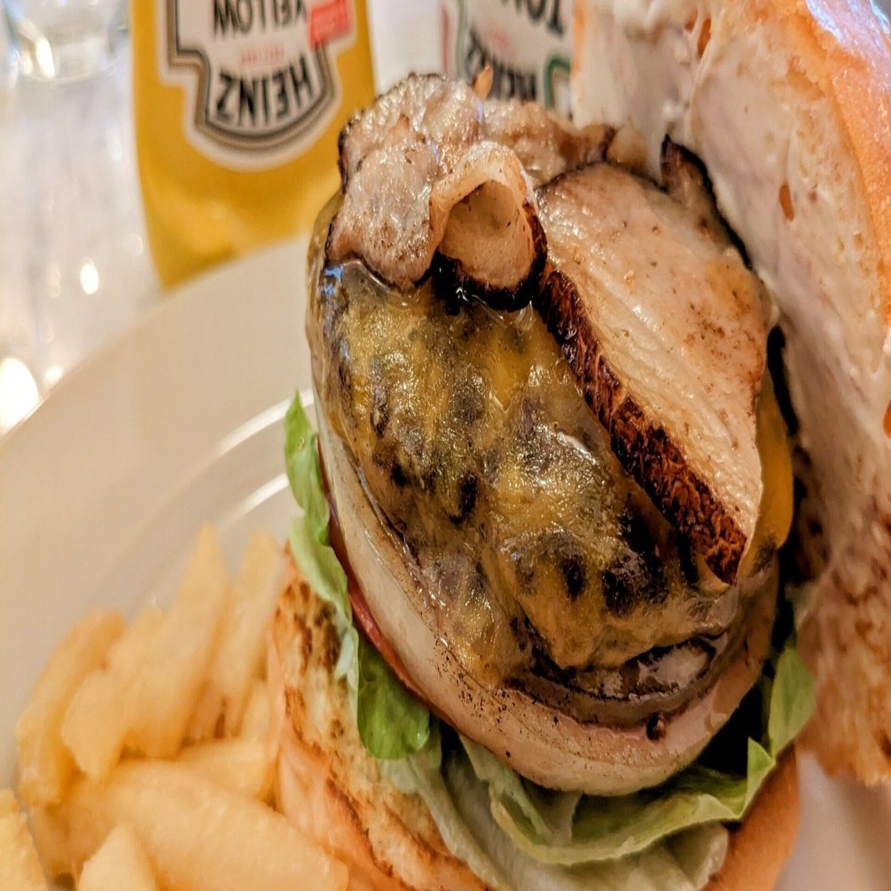 バーガーマニア白金高輪店がオープンしました｜麻布競馬場