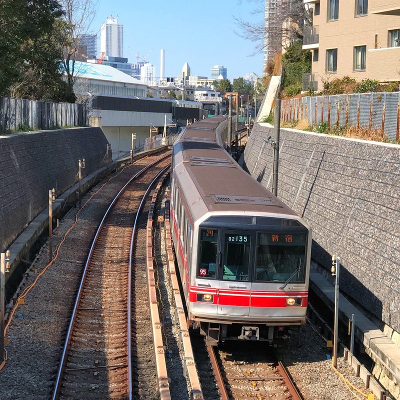 赤い新型車両に熱視線 さっとん Jk撮影フォトグラファー Note
